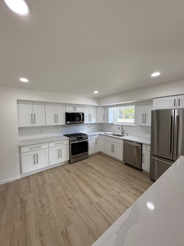 Foto principal - 12 Personette St