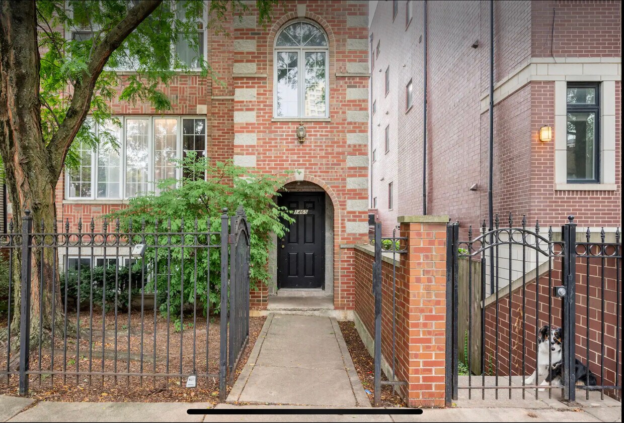 Primary Photo - 1465 W Thomas St