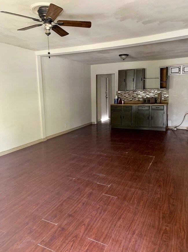 Building Photo - 3 br, 2 bath House - 183 BANGOR DR .