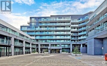 Building Photo - 621-621 Sheppard Ave E