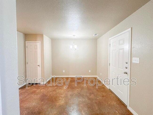 Building Photo - 1578 Kal Ct