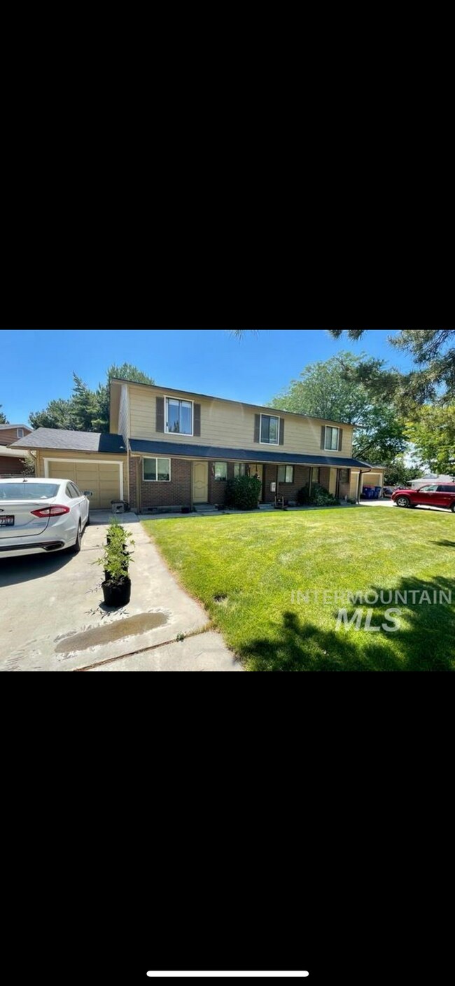 Building Photo - 7081 W Amity Rd