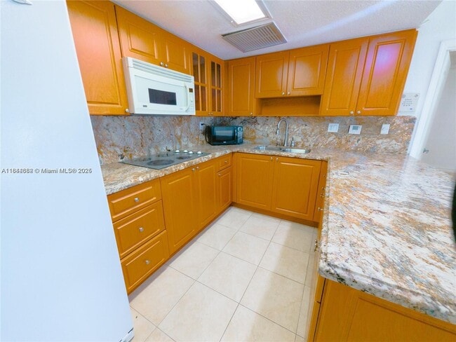 Foto del edificio - 16337 Willow Creek Dr