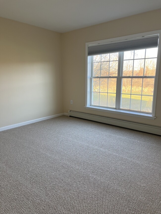 Building Photo - 9 Apple Blossom Ln