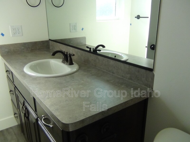 Foto del edificio - 3342 E Kathaway Ln