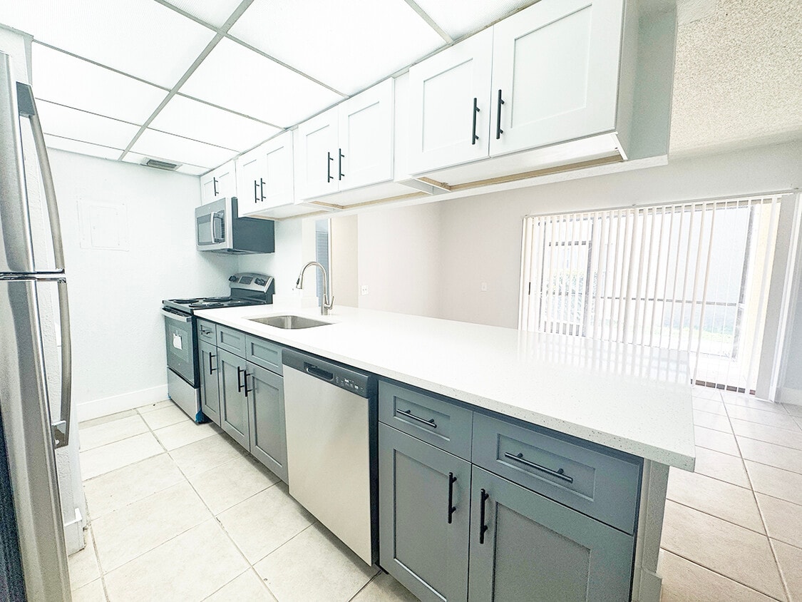 Photo - 4501 Treehouse Ln (Tamarac, FL)