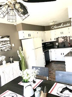 Foto del edificio - 504 Crab Apple Ct