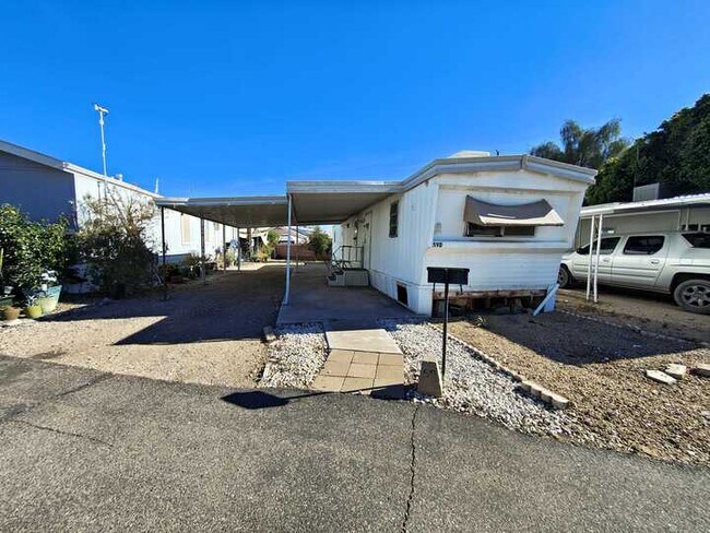 Building Photo - 16005 N 32nd St