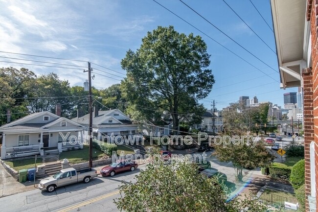 Building Photo - 362 Irwin St NE