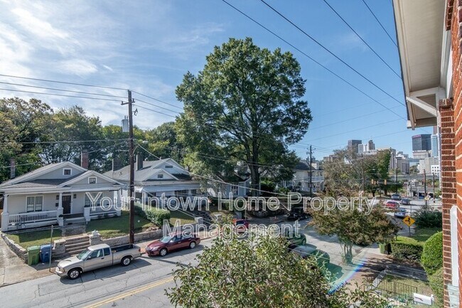 Foto del edificio - 362 Irwin St NE