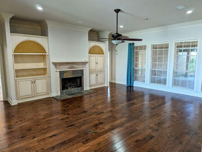 Building Photo - Welcome to Prairie View Estates!