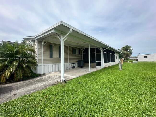 Foto del edificio - 1561 SW 64th Way