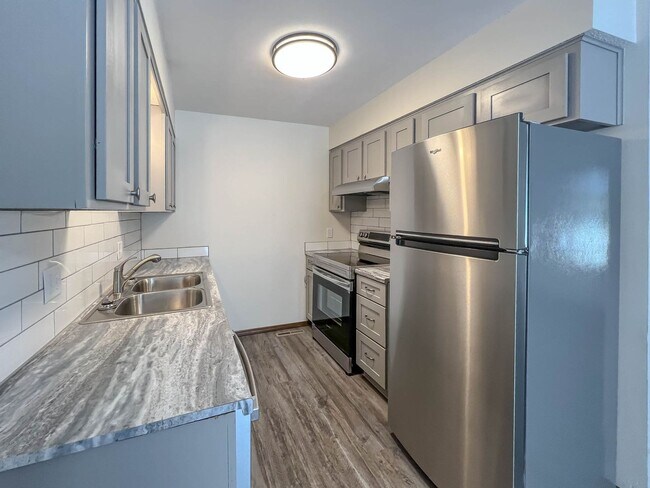 Building Photo - 2 Bedroom Duplex –Near Chesterfield Family Center and Park