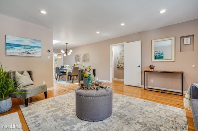 Foto del edificio - 3 br, 3 bath House - 618 Topaz St