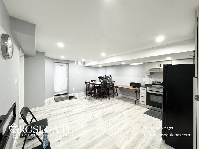 Photo du bâtiment - Bright 2-Bedroom Basement Apartment with Parking in Brampton