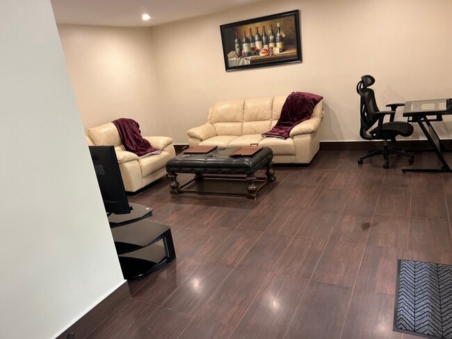Building Photo - 3025 The Credit Woodlands