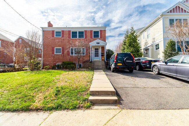 Foto del edificio - 706 N Cleveland St