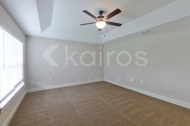Building Photo - 2165 SW 153rd Loop