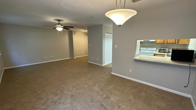 Building Photo - 1317 Airport Dr