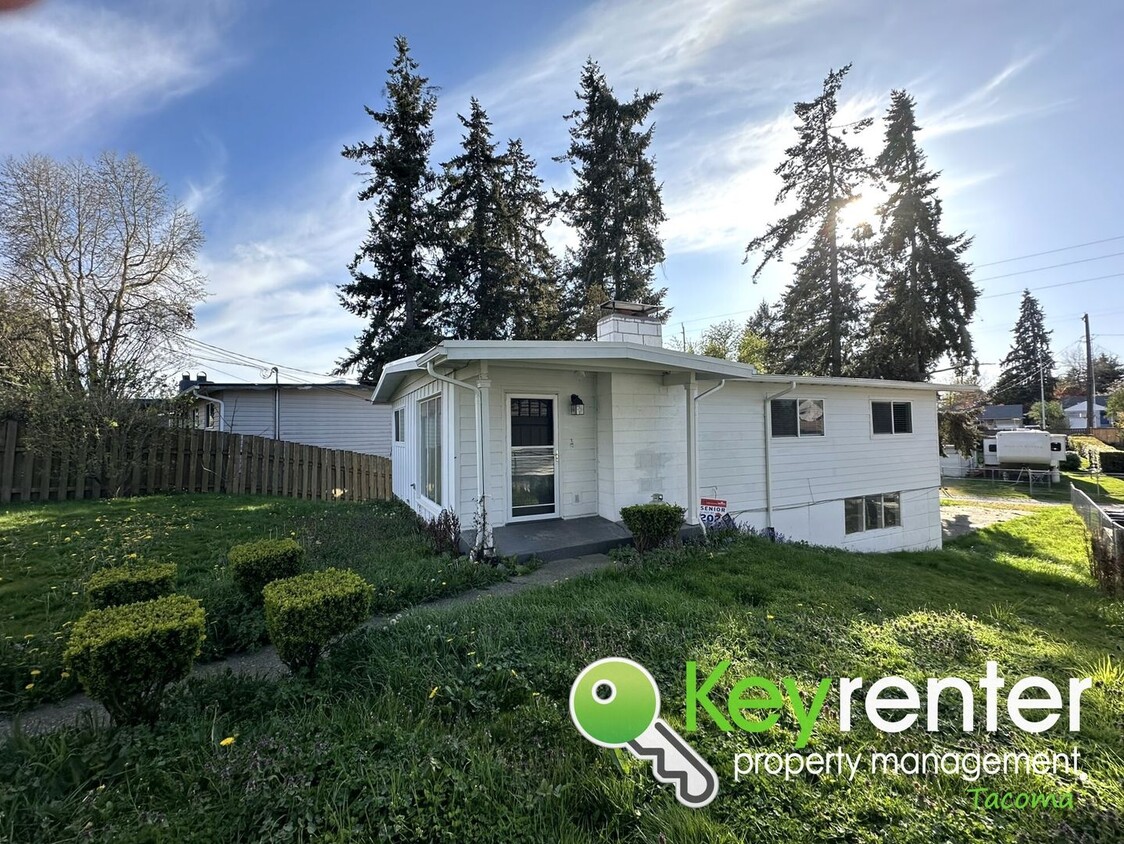 Primary Photo - Welcome Home to Serenity in the Heart of T...