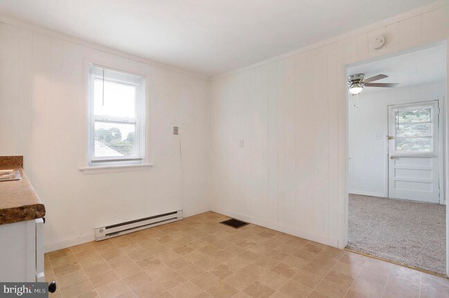 Building Photo - 468 S Artizan St