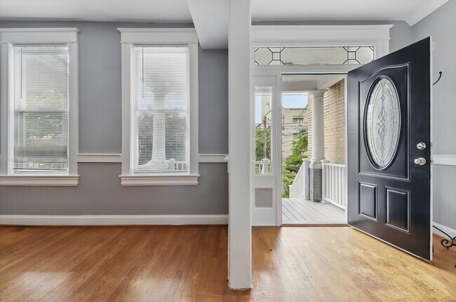 Foto del edificio - 809 Jefferson St NW