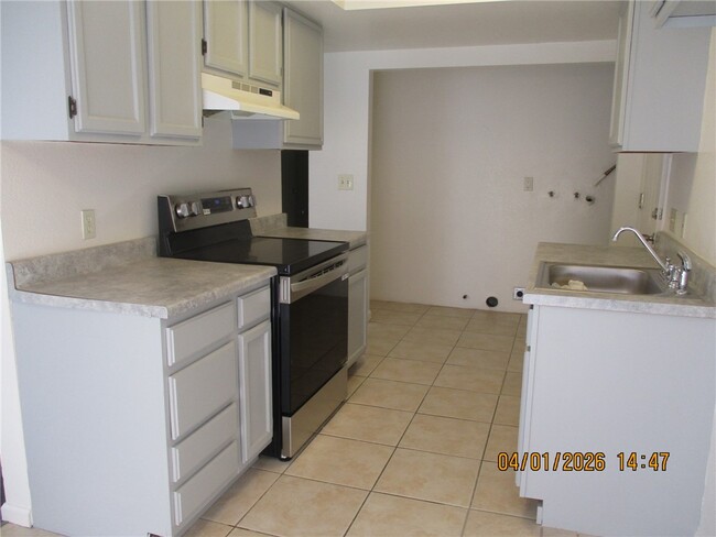 Building Photo - 1235 Navajo Dr