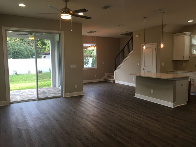 Building Photo - Modern Luxury Townhome in Prime Downtown Orlando Location