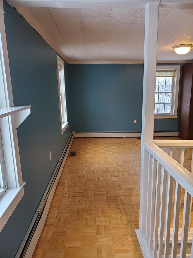 Building Photo - 58 Burnham St