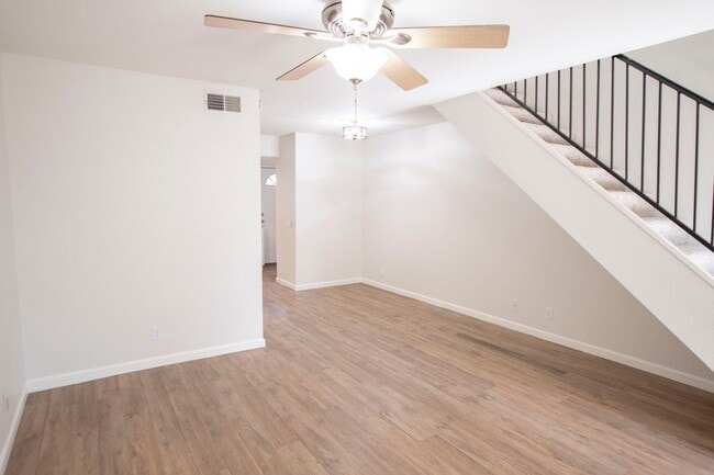Building Photo - 2 Bed 2 Bath in the HEART of Downtown Scot...