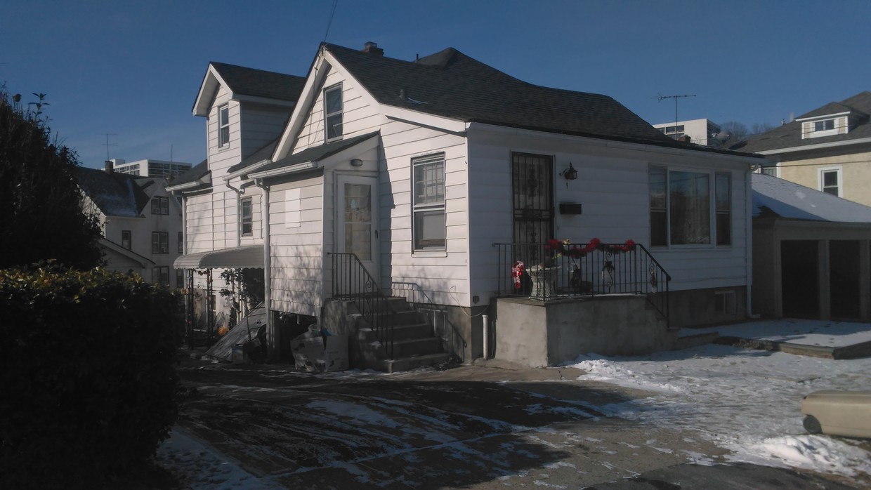 Primary Photo - 9 Primrose St