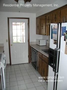 Building Photo - 17091 SW Barcelona Way