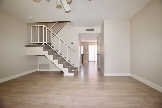 Foto del edificio - Beautiful 2 bed 2.5 bath Townhouse in Mesa!