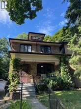 Building Photo - 33 Parkview Gardens