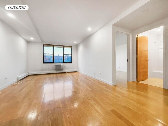 Foto del edificio - 1405 Fifth Avenue 6B