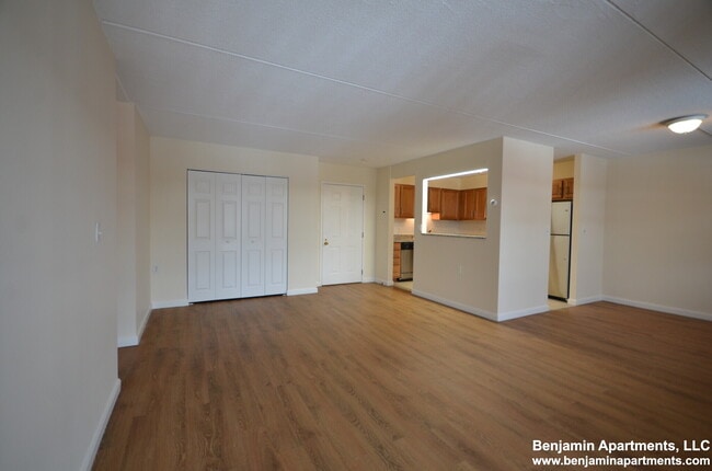 Building Photo - 767 Highland Ave