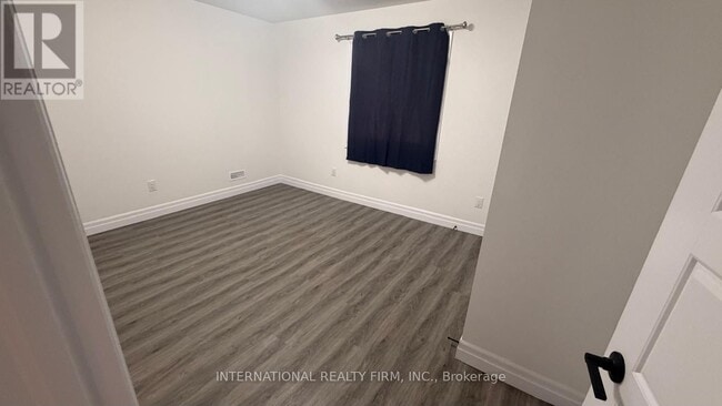 Building Photo - 891 Darnley Blvd