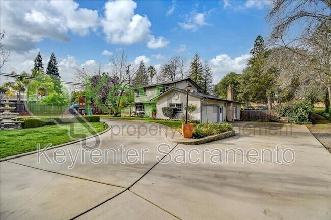 Foto del edificio - 5794 Hoffman Ln