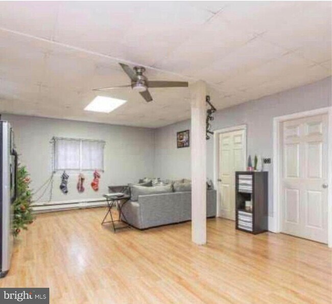 Building Photo - 59 N Sycamore Ave