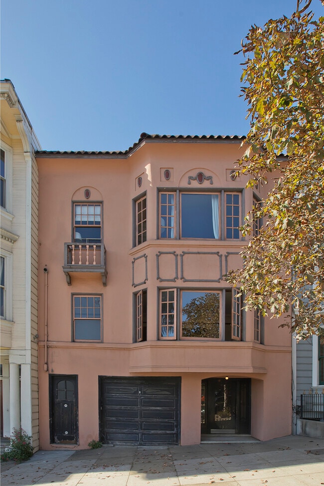 Building Photo - 832 Dolores St
