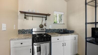 Building Photo - 2434 Humboldt St