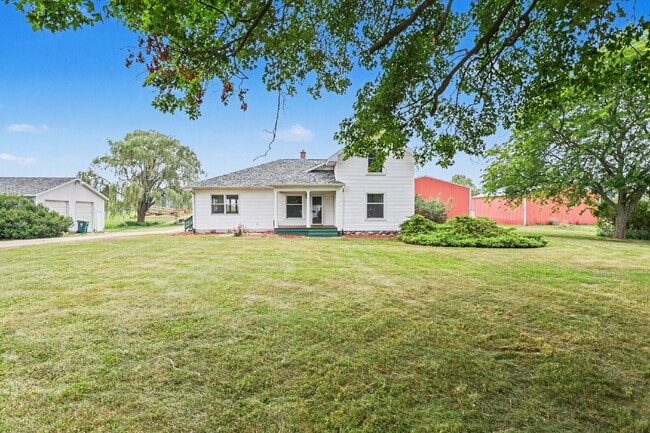 Building Photo - Secluded Farmhouse on over 1.5 acres.  $1990/ Month.  3 beds/ 2 baths