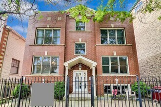 Building Photo - 2233 W Medill Ave