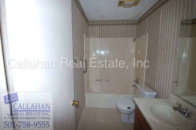 Building Photo - Maumelle 2 bedroom Duplex