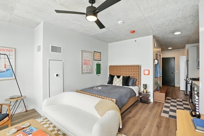 Photo - 1118 W Carroll Ave Apartment