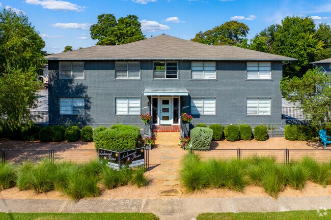 Apartamentos Lakewood Plaza - Lakewood Plaza