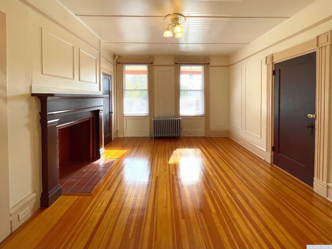 15 Livingston St, Catskill, NY 12414 Apartment for Rent in Catskill
