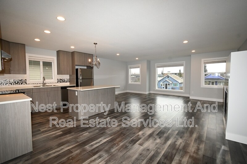 Primary Photo - 1680-1688 8 Ave