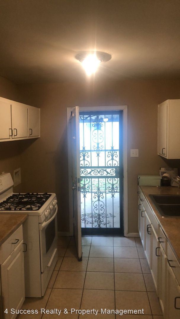Building Photo - 3 br, 1 bath House - 1349 Ashville Dr.