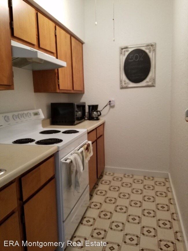 Building Photo - 1 br, 1 bath House - 507 W Hagerman